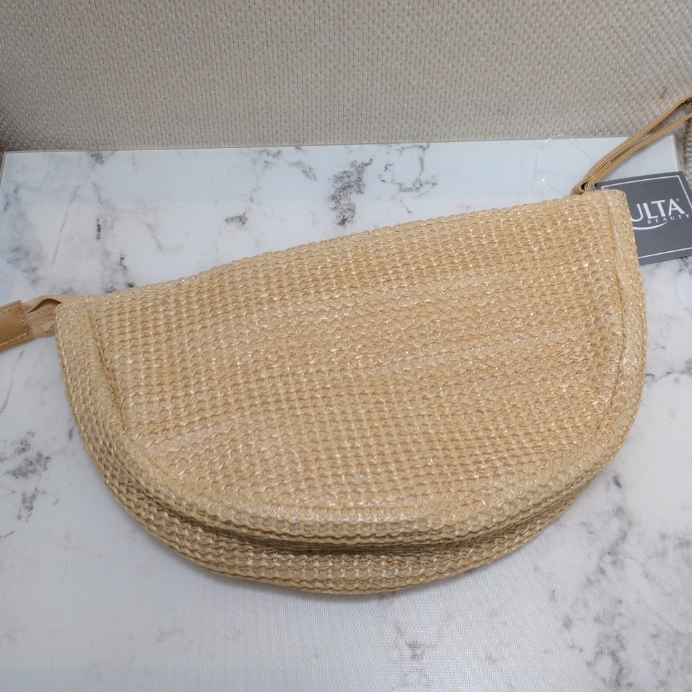Woven Pom Pom Clutch - Picture 4 of 4